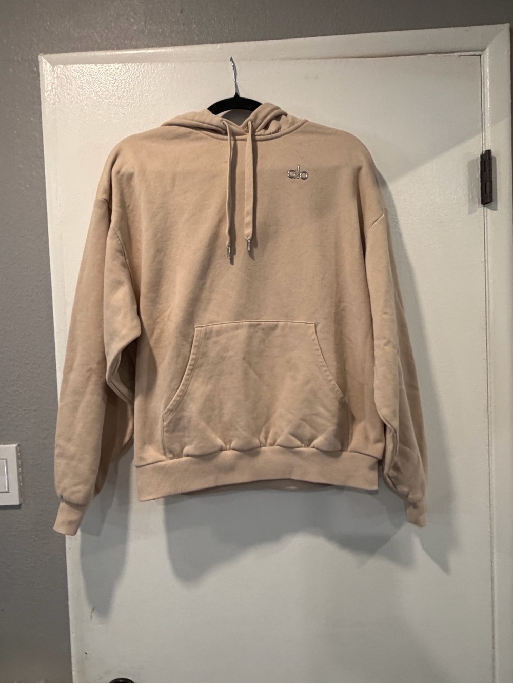 Alo Yoga  Beige Hoodie Sweatshirt - Neutral Casual Pullover
